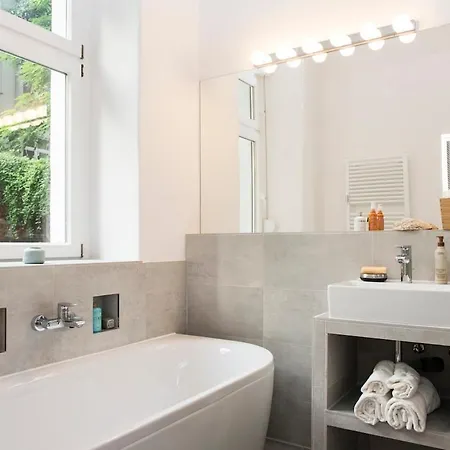 Διαμέρισμα Colorful Flat Near Vibrant Boxhagener Platz