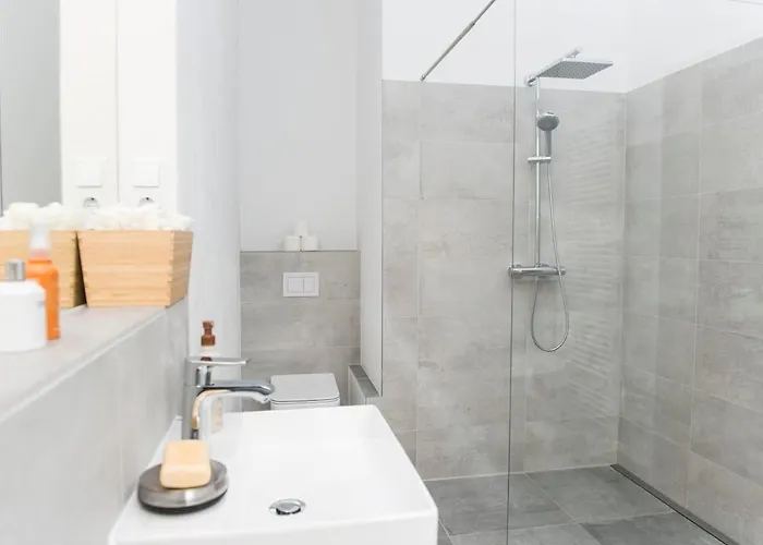 Colorful Flat Near Vibrant Boxhagener Platz *