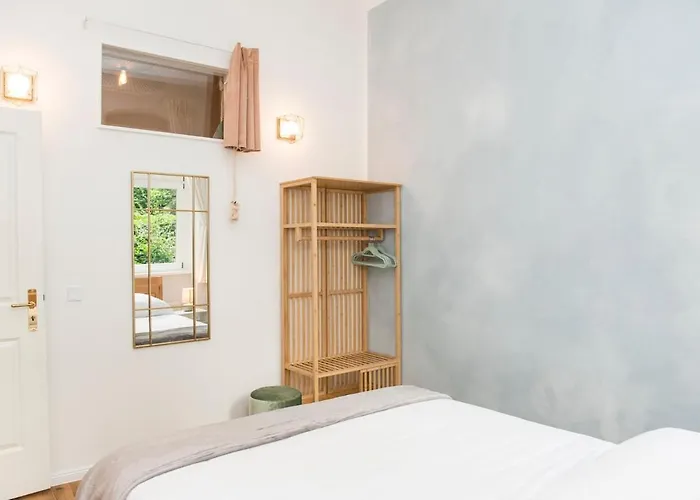 Colorful Flat Near Vibrant Boxhagener Platz Berlino