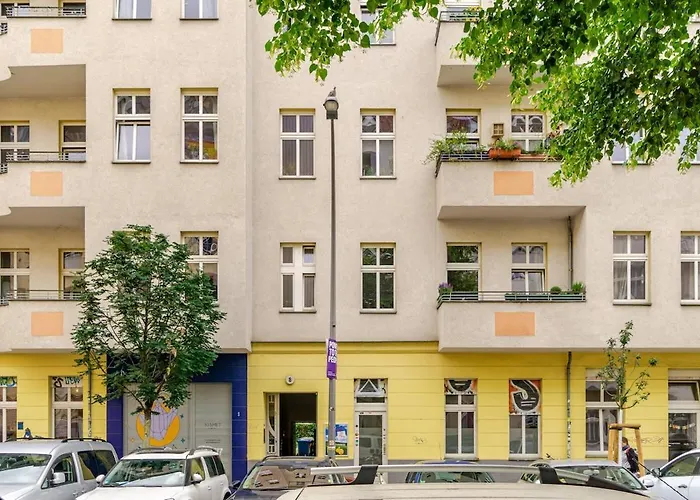 Colorful Flat Near Vibrant Boxhagener Platz * Berlino